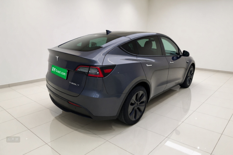 Tesla Model Y 2024 #7 Tesla Model Y 2024 car image #7