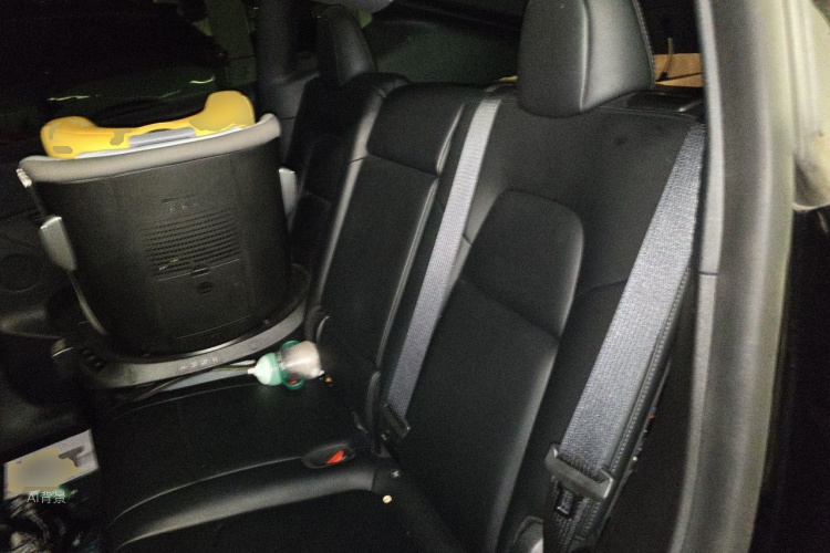 Tesla Model Y 2022 car image #19