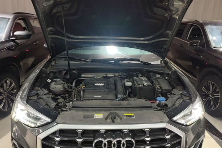 Audi Q3 2023 car image #20