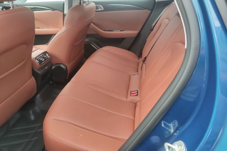 GEELY Emgrand 2025 car image #17