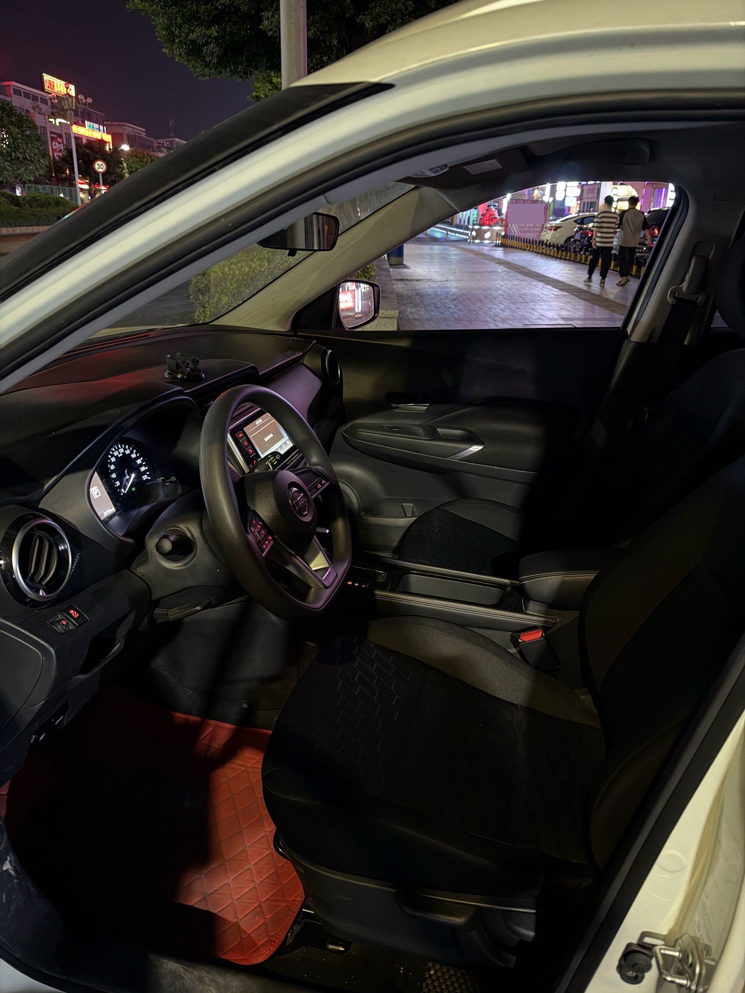 Nissan Kicks 2024 car image #5