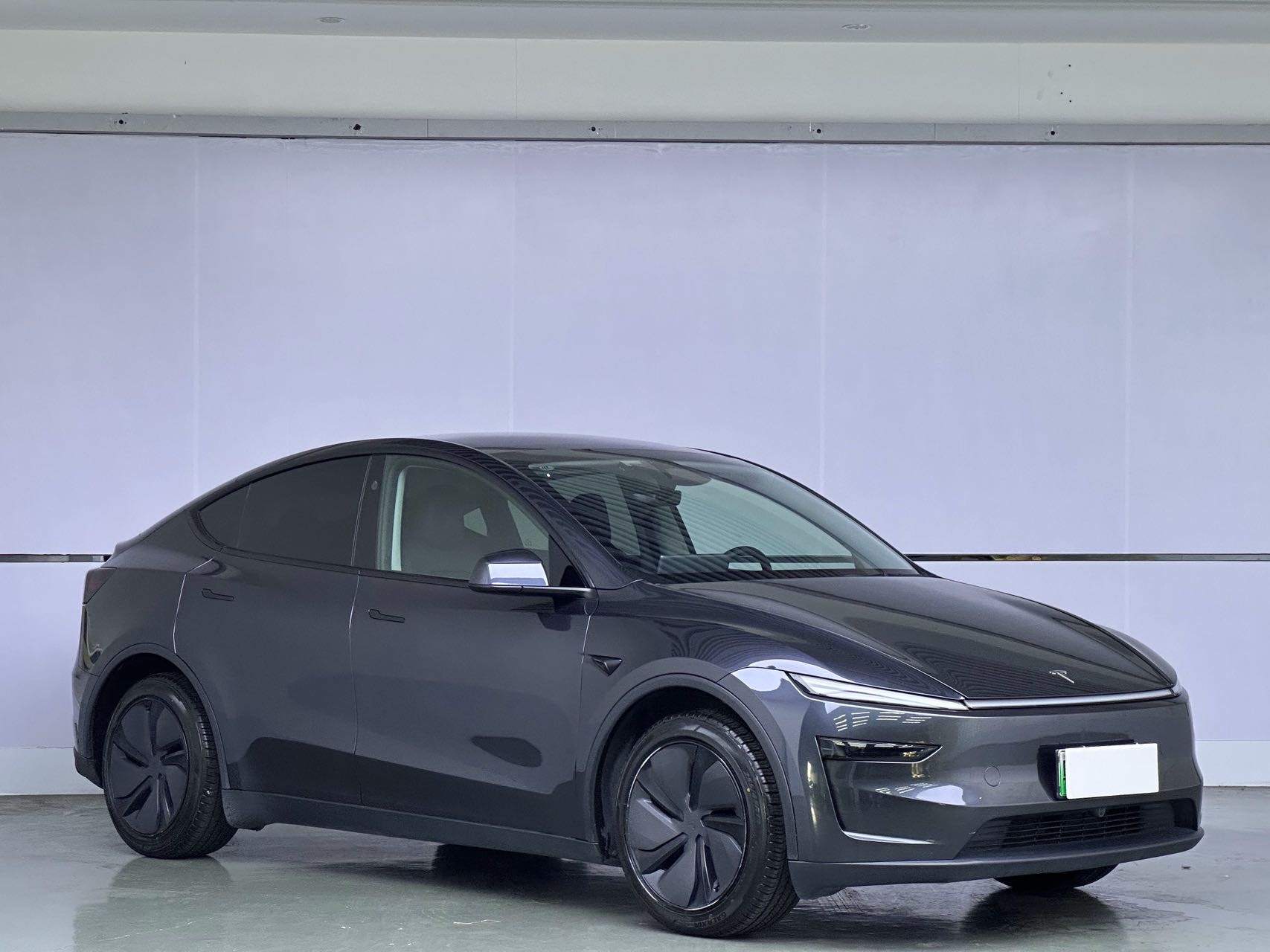 Tesla Model Y 2025 immagine di auto #3