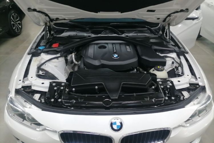 BMW 3 Series 2017 #20 BMW 3 Series 2017 car image #20