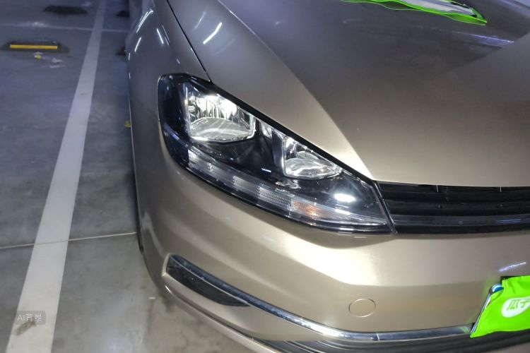 Volkswagen Golf 2020 car image #8