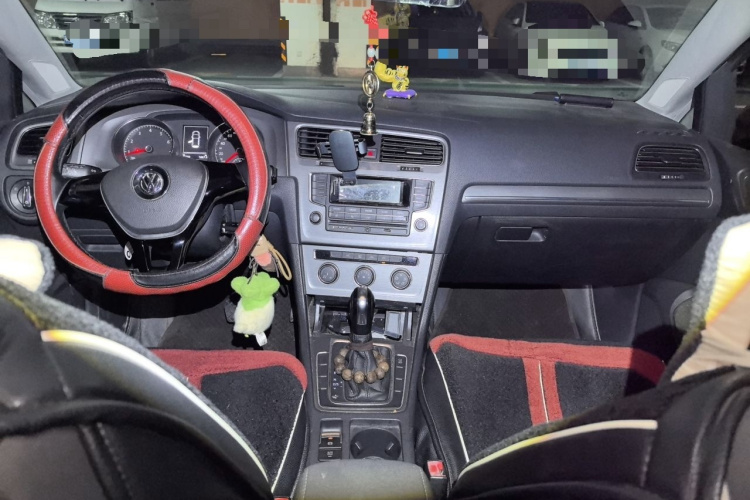 Volkswagen Golf 2014 car image #12