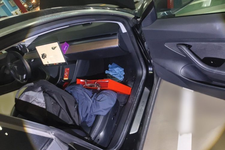 Tesla Model 3 2020 car image #25