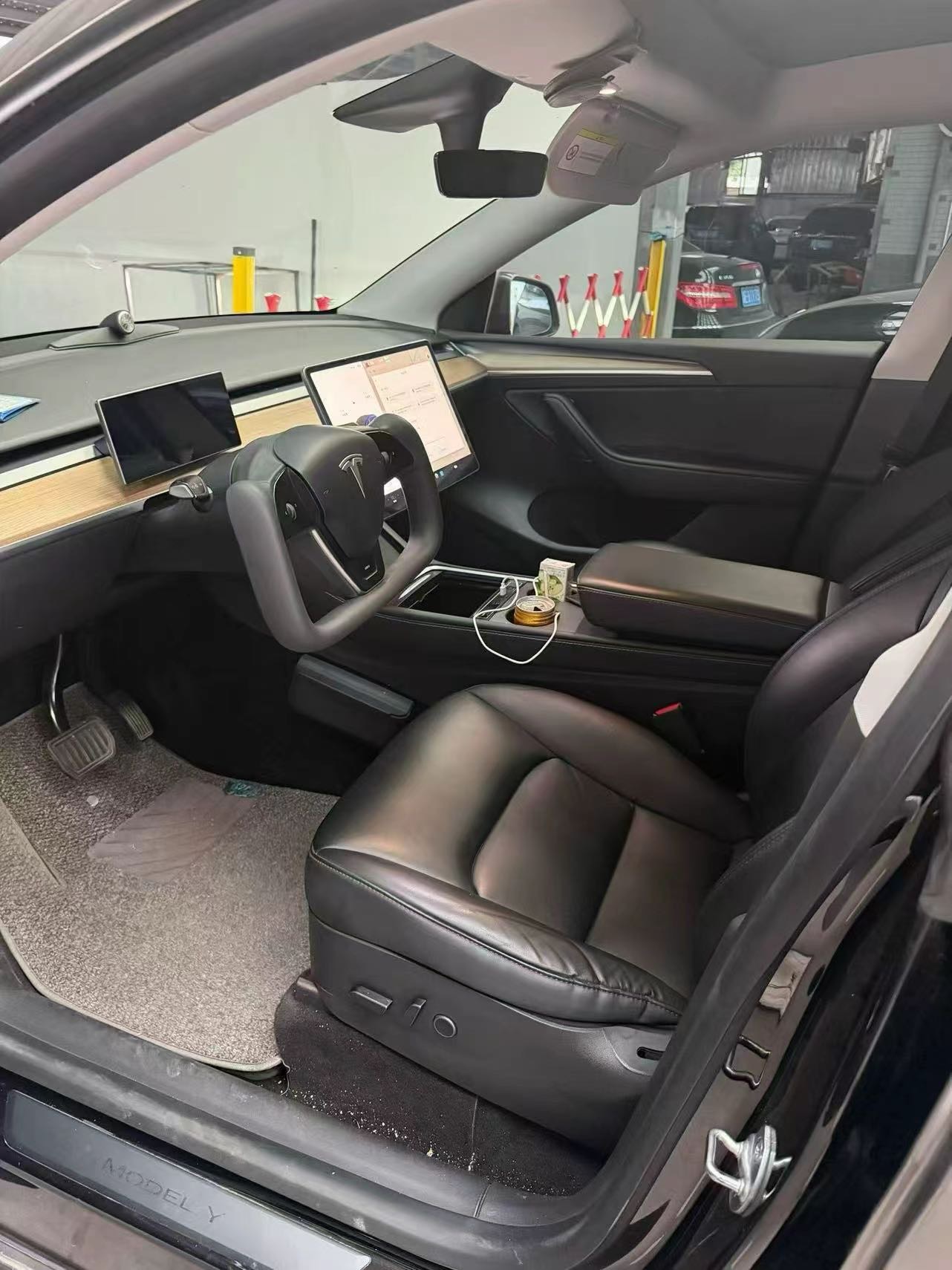 Tesla Model Y 2022 صورة سيارة #3
