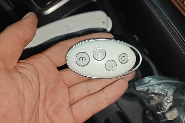 BYD Yuan New Energy 2019 #9 BYD Yuan New Energy 2019 car image #9