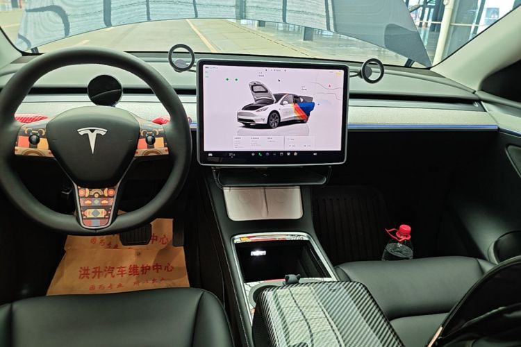 Tesla Model Y 2024 #13 Tesla Model Y 2024 car image #13