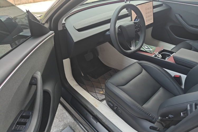 Tesla Model 3 2024 #16 Tesla Model 3 2024 car image #16