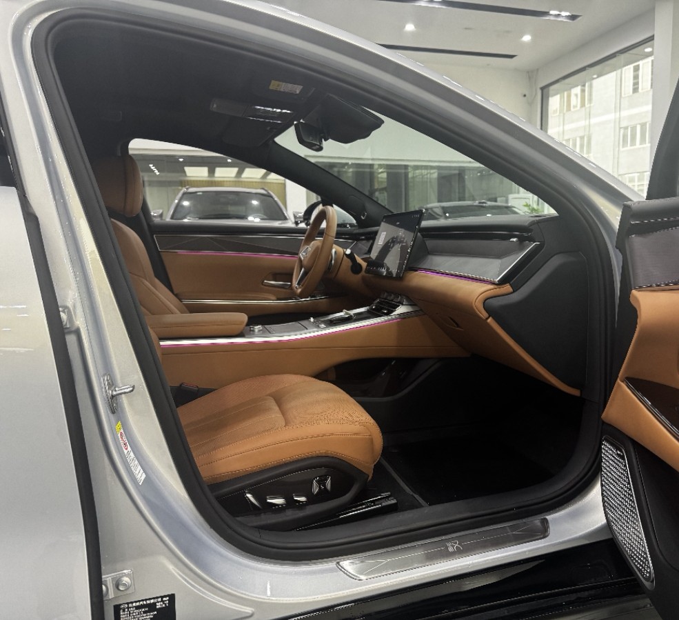 BYD HanL 2025 car image #2