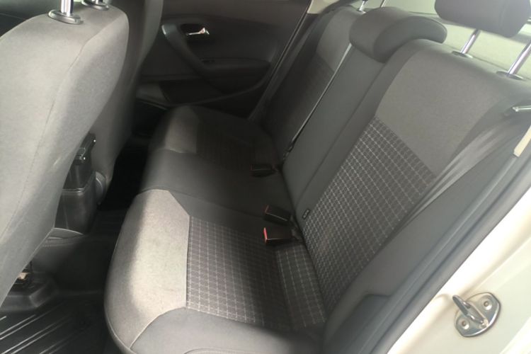Volkswagen Polo 2019 car image #17