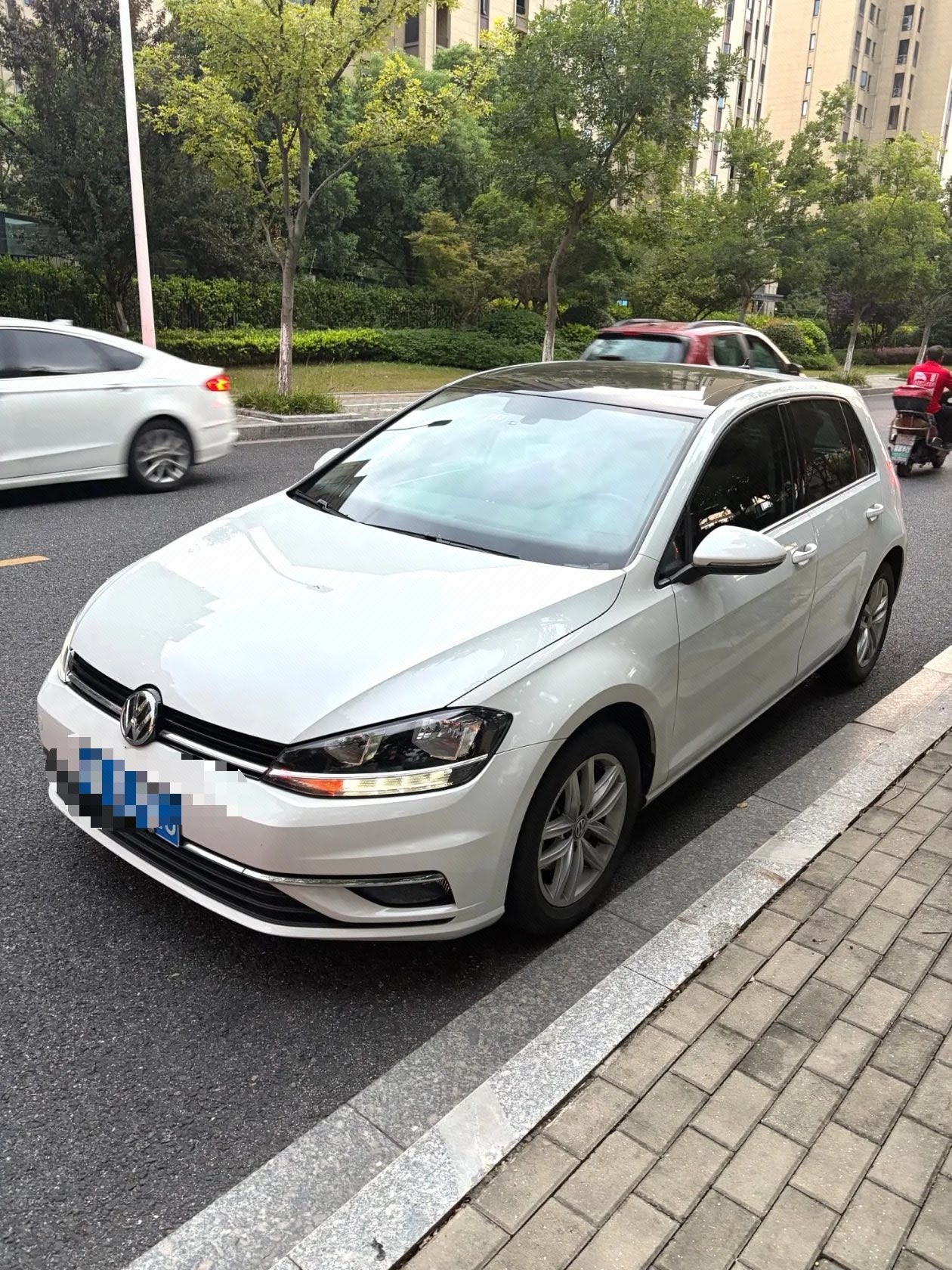2019 immagine di auto 