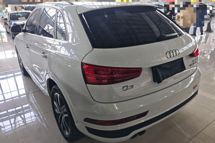 Audi Q3 2019 immagine di auto #5