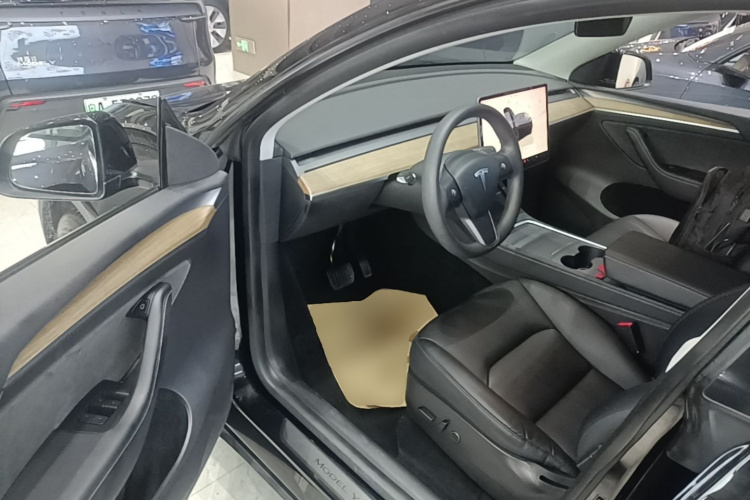 Tesla Model Y 2021 #16 Tesla Model Y 2021 car image #16
