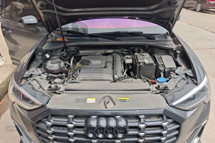 Audi Q3 2023 car image #22