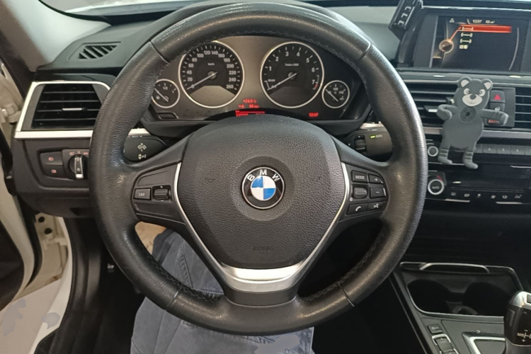 BMW 3 Series 2017 #11 BMW 3 Series 2017 car image #11