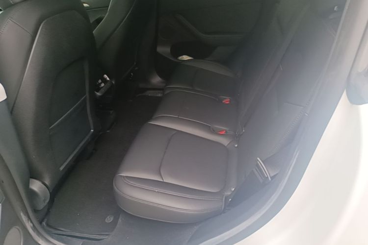 Tesla Model Y 2023 #17 Tesla Model Y 2023 car image #17