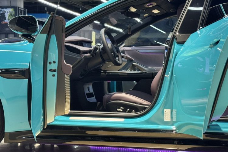 MI SU7 2025 car image #30