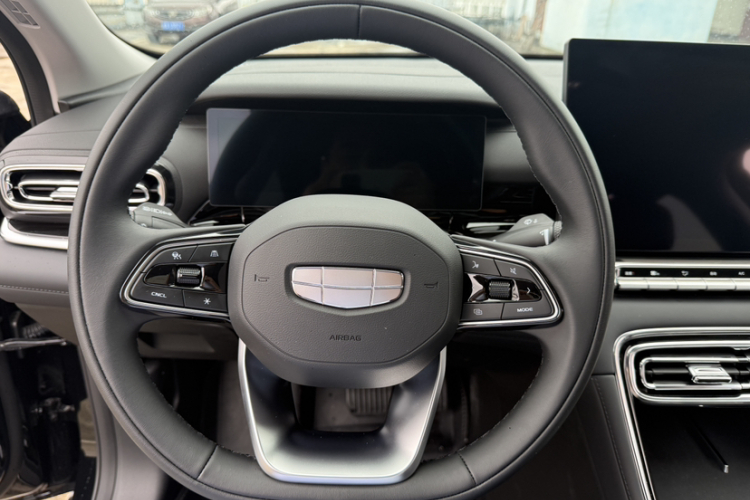 GEELY Emgrand 2025 car image #10