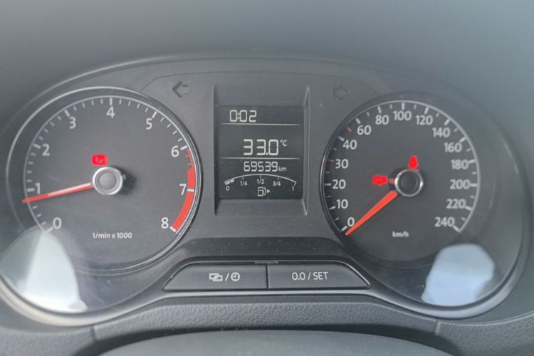 Volkswagen Polo 2014 car image #12