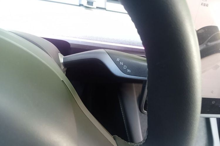 Tesla Model Y 2024 car image #14