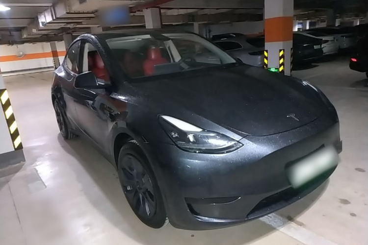 Tesla Model Y 2024 #4 Tesla Model Y 2024 car image #4