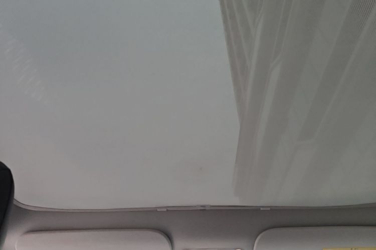 Tesla Model Y 2022 immagine di auto #20
