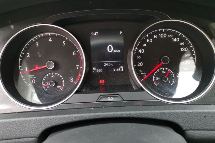 Volkswagen Golf 2018 car image #12