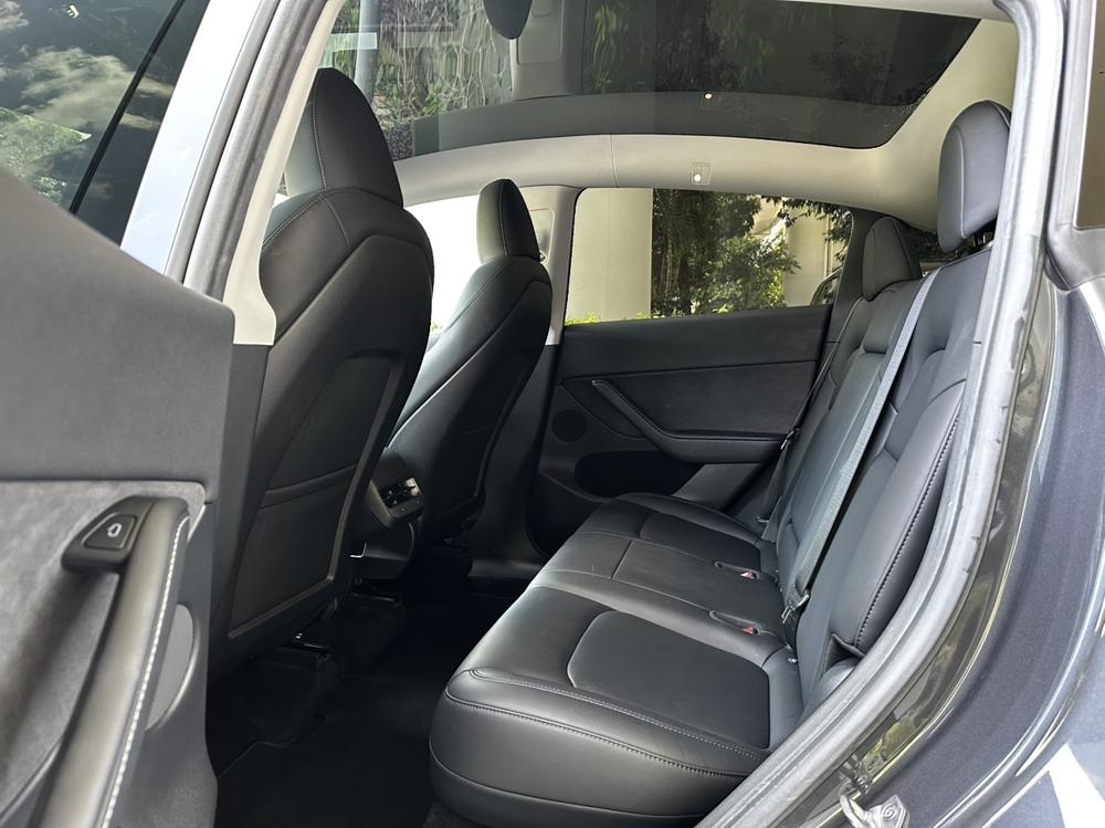 Tesla Model Y 2022 car image #14