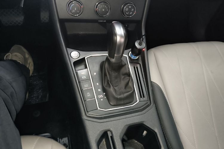 Volkswagen Lavida 2023 car image #14