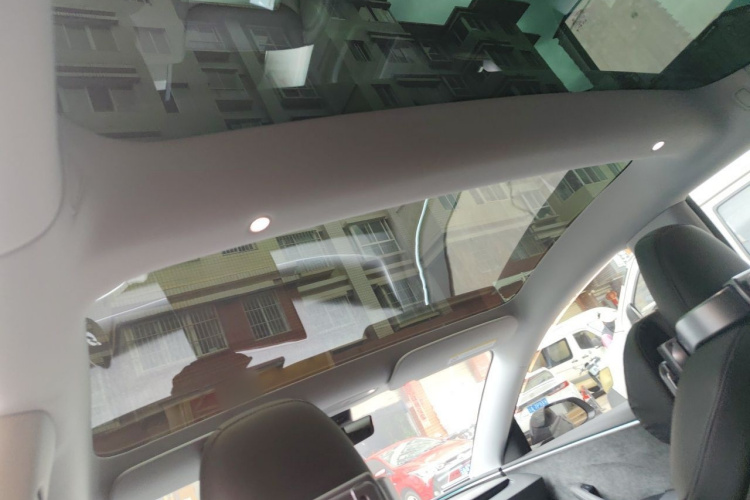 Tesla Model 3 2023 car image #20