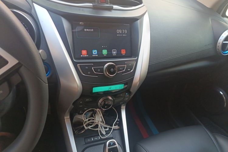 BYD Yuan New Energy 2019 immagine di auto #13