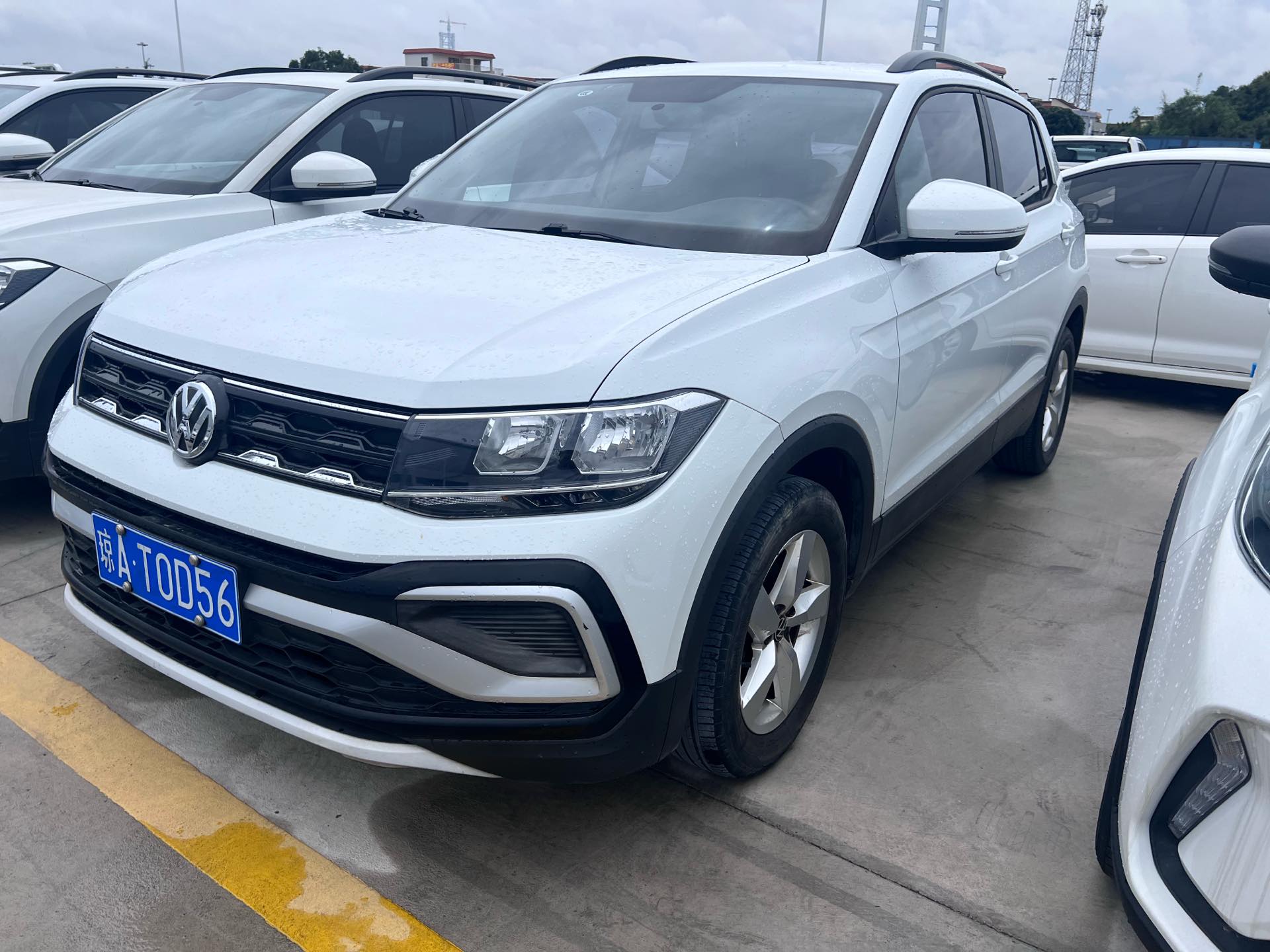 Volkswagen T-Cross 2024 car image 