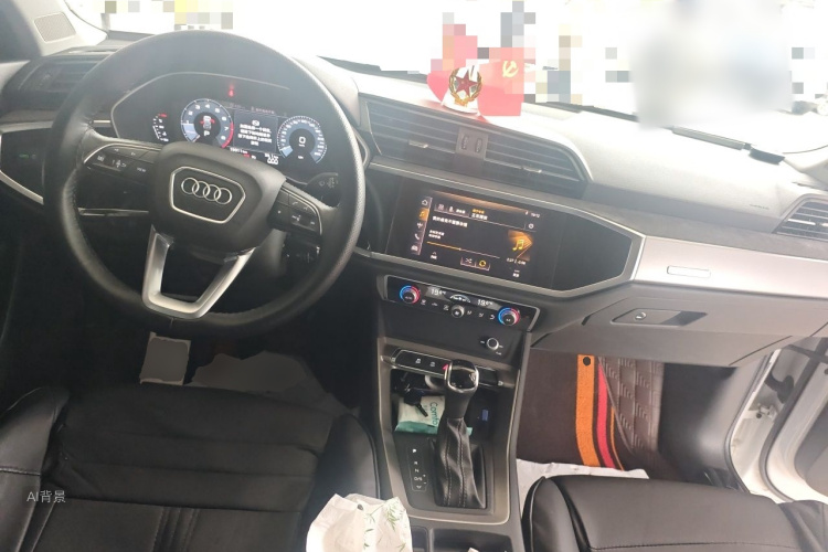 Audi Q3 2020 car image #11