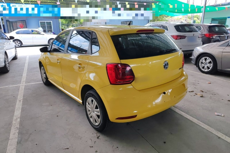 Volkswagen Polo 2015 car image #5