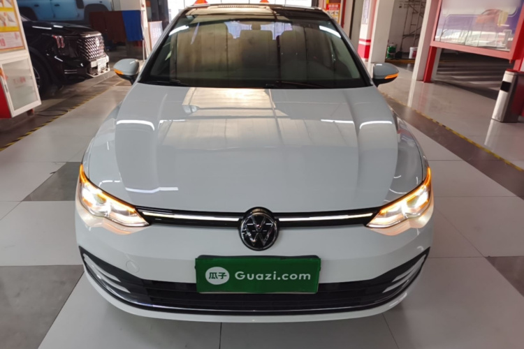 Volkswagen Golf 2021 car image #3