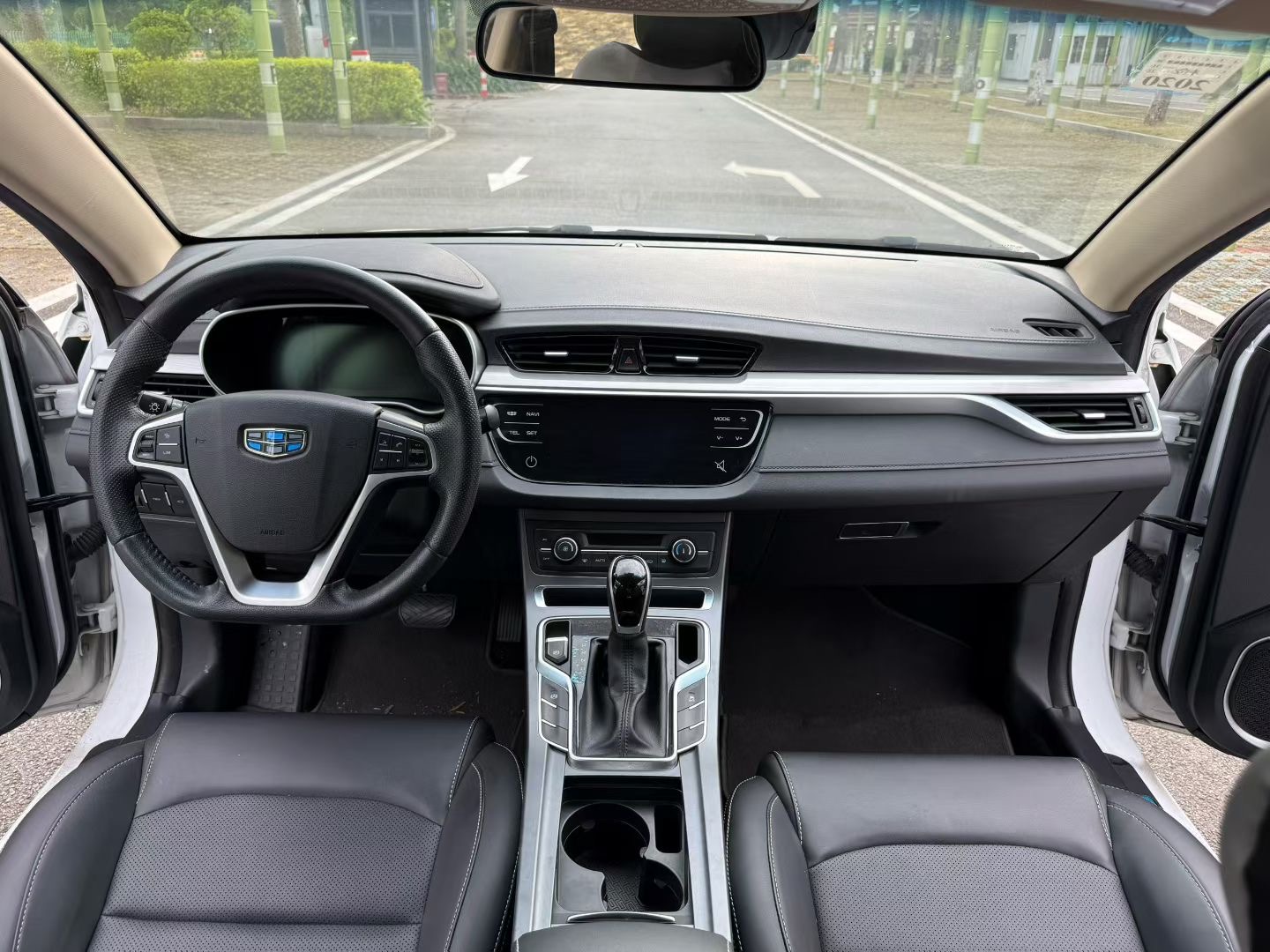 GEELY Emgrand 2018 #9 GEELY Emgrand 2018 car image #9