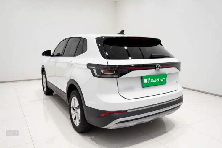 Volkswagen Tharu 2025 car image #5