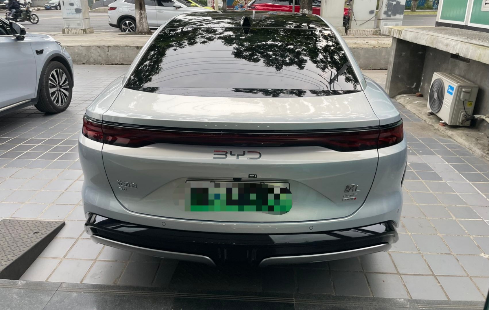 BYD HanL 2025 car image #6