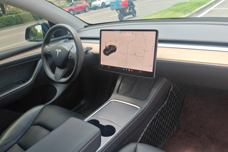 Tesla Model Y 2021 #16 Tesla Model Y 2021 car image #16