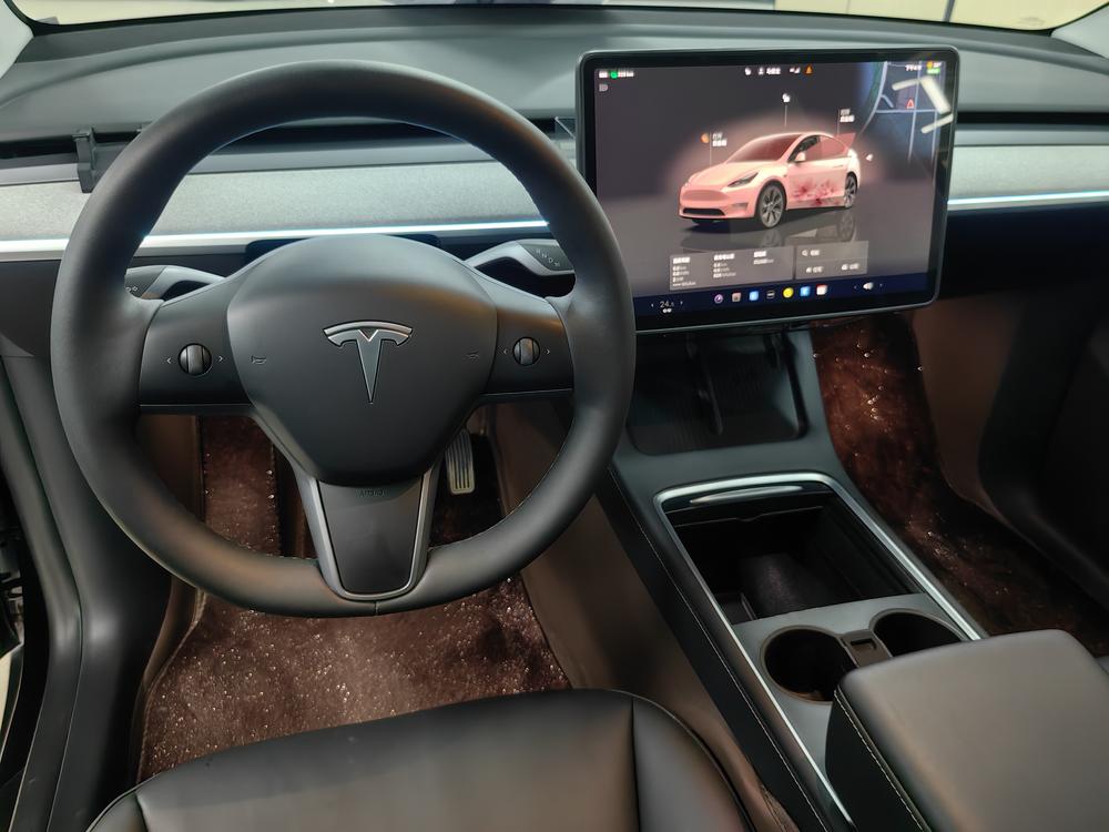 Tesla Model Y 2025 #7 Tesla Model Y 2025 изображение автомобиля #7