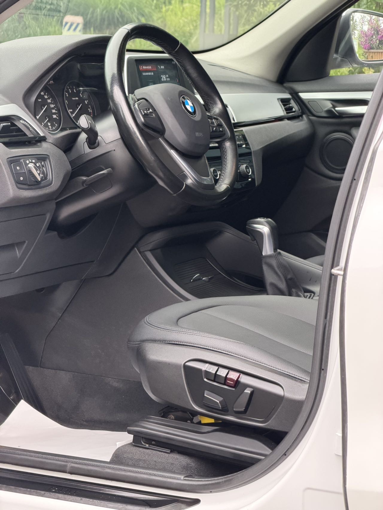 BMW X1 2018 #4 BMW X1 2018 car image #4
