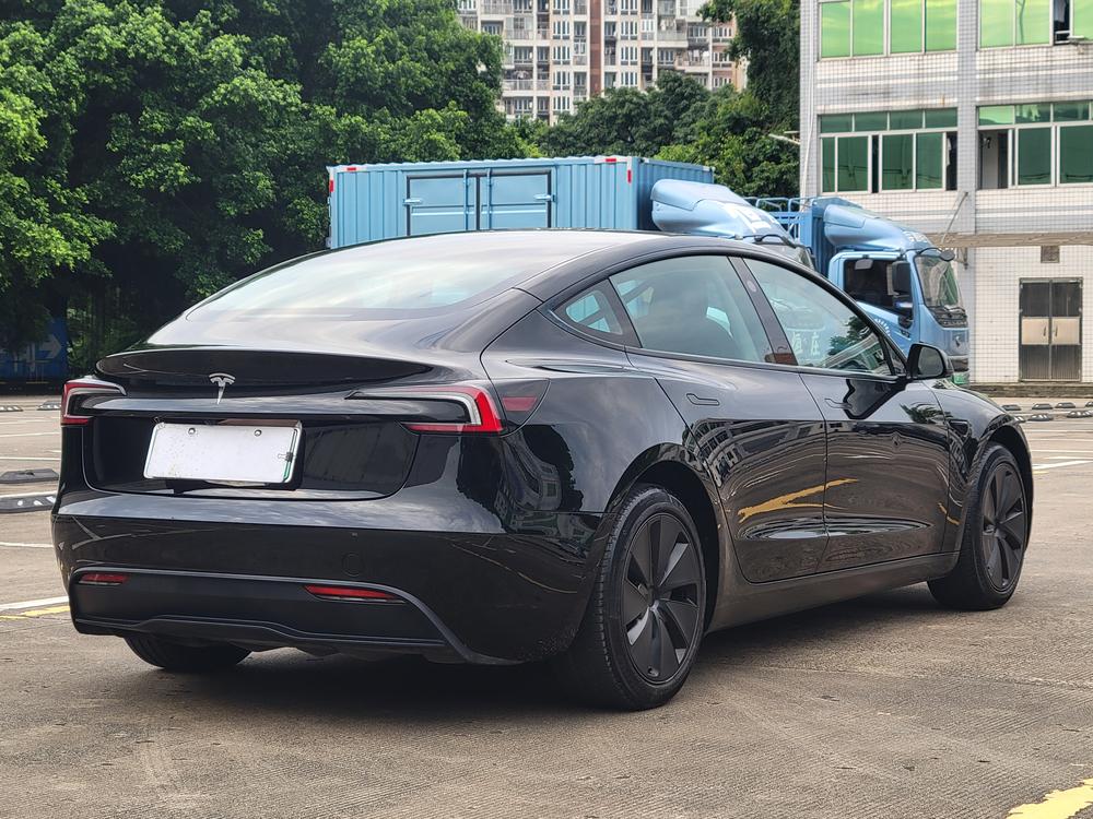 Tesla Model 3 2024 car image #7