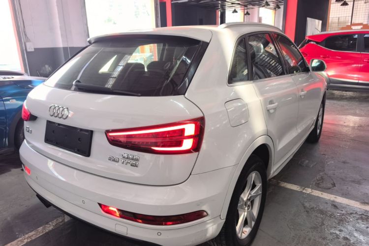 Audi Q3 2019 car image #5