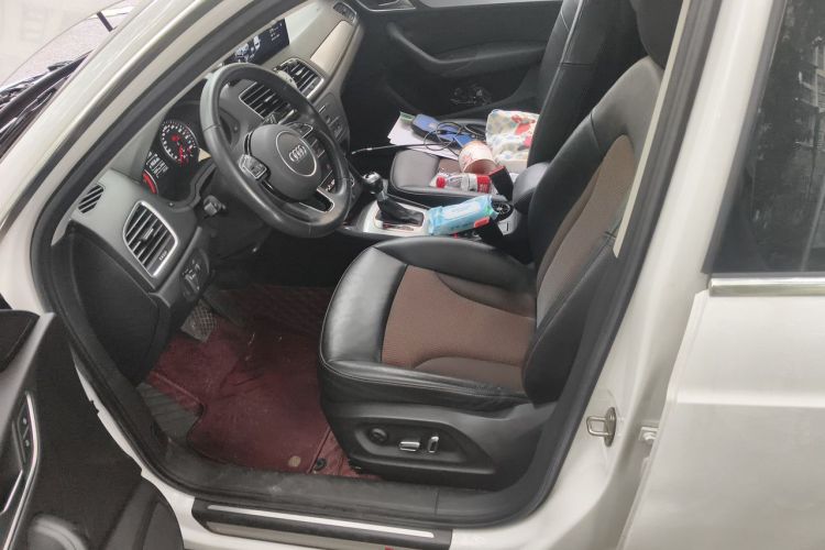 Audi Q3 2019 car image #15