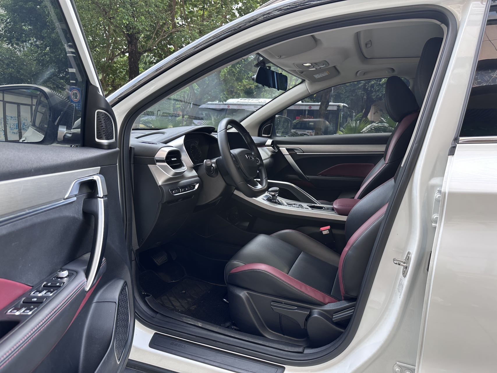 GEELY Coolray 2022 immagine di auto #4