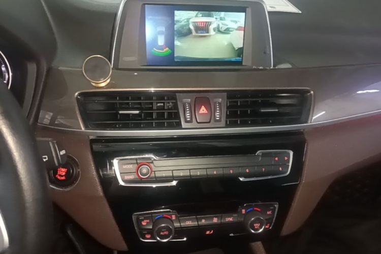 BMW X1 2018 #13 BMW X1 2018 car image #13