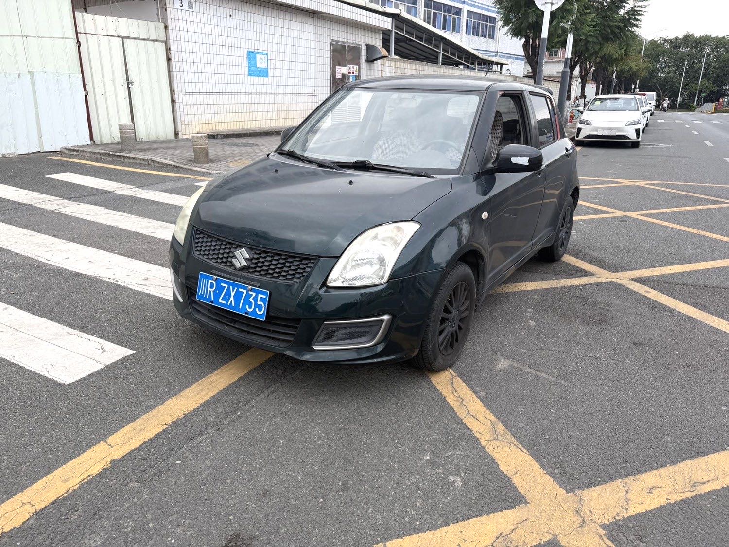 Suzuki Swift 2013 car image 
