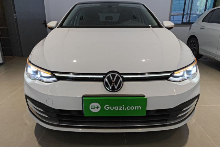 Volkswagen Golf 2024 car image #3